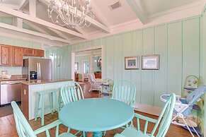 Walk to Beach: Home w/ Hot Tub & Deck in Gilchrist