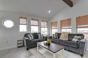 Balcony & Sunset Views: Coastal Port Bolivar Gem