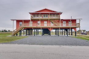 Balcony & Sunset Views: Coastal Port Bolivar Gem