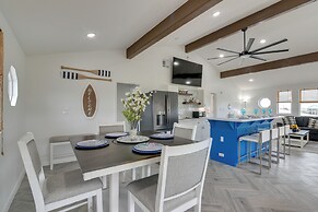 Balcony & Sunset Views: Coastal Port Bolivar Gem