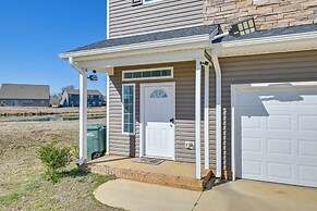 Stay & Play: Spacious Concord Townhome Near Uptown