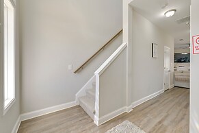 Stay & Play: Spacious Concord Townhome Near Uptown