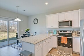 Stay & Play: Spacious Concord Townhome Near Uptown