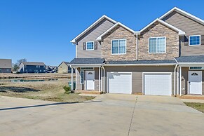 Stay & Play: Spacious Concord Townhome Near Uptown