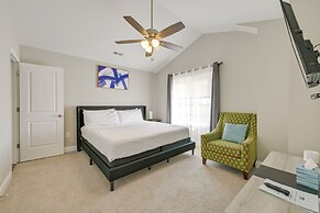 Stay & Play: Spacious Concord Townhome Near Uptown