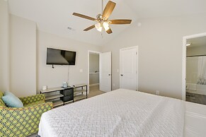 Stay & Play: Spacious Concord Townhome Near Uptown