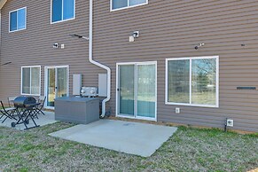 Stay & Play: Spacious Concord Townhome Near Uptown