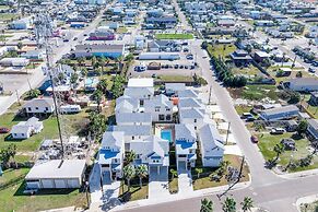 1 Mi to Beach: Home w/ Pool Access in Port Aransas