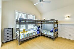 1 Mi to Beach: Home w/ Pool Access in Port Aransas