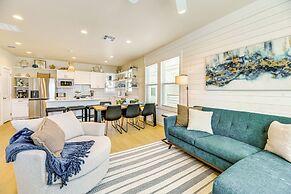 1 Mi to Beach: Home w/ Pool Access in Port Aransas