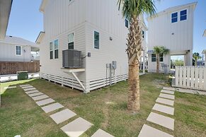 1 Mi to Beach: Home w/ Pool Access in Port Aransas