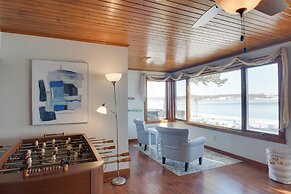 Steps to Mississippi River: Hot Tub Haven!