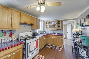 3 Mi to Englewood Dam: Pet-friendly Home w/ Yard!