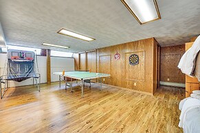 Fire Pit + Game Room: North East Family Retreat!