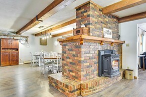 Fire Pit + Game Room: North East Family Retreat!