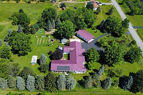 Fire Pit + Game Room: North East Family Retreat!