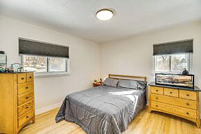 2 Mi to Downtown Colorado Springs: Apt w/ Grill!