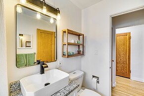 2 Mi to Downtown Colorado Springs: Apt w/ Grill!