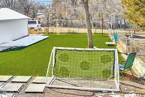 2 Mi to Downtown Colorado Springs: Apt w/ Grill!