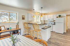 Patio & Mountain Views: Farmhouse in Mancos!