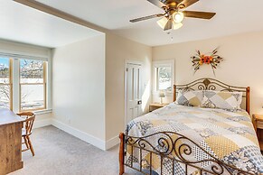 Patio & Mountain Views: Farmhouse in Mancos!