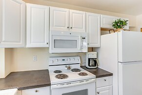 Patio & Mountain Views: Farmhouse in Mancos!