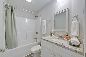 5 Mi to Charlotte Motor Speedway: Cozy Townhome
