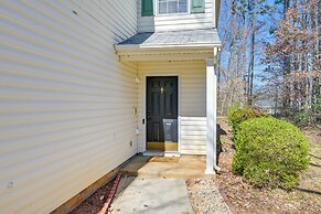 Home 9 Mi to Uptown Charlotte: Dogs Welcome!