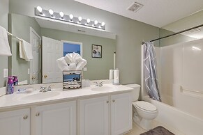 Home 9 Mi to Uptown Charlotte: Dogs Welcome!