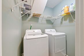 Home 9 Mi to Uptown Charlotte: Dogs Welcome!