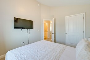 6 Mi to PNC Music Pavilion: Concord Townhome