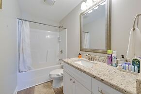 6 Mi to PNC Music Pavilion: Concord Townhome