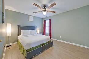 Home 9 Mi to Uptown Charlotte: Dogs Welcome!