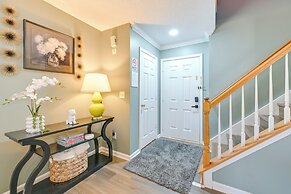 Home 9 Mi to Uptown Charlotte: Dogs Welcome!