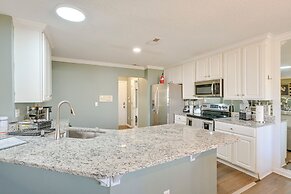 Home 9 Mi to Uptown Charlotte: Dogs Welcome!