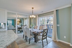 Home 9 Mi to Uptown Charlotte: Dogs Welcome!