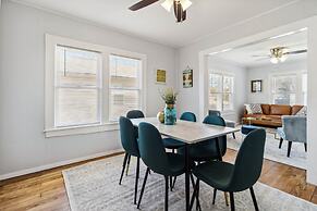 Charming Bungalow In Mckinney Walk To Downtown 2 Bedroom Bungalow