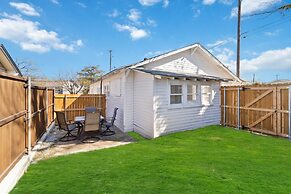 Charming Bungalow In Mckinney Walk To Downtown 2 Bedroom Bungalow