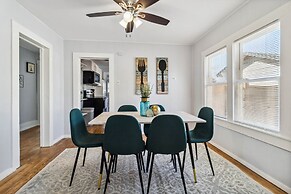 Charming Bungalow In Mckinney Walk To Downtown 2 Bedroom Bungalow