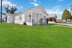 Charming Bungalow In Mckinney Walk To Downtown 2 Bedroom Bungalow