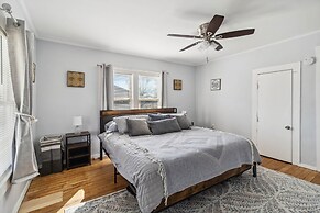 Charming Bungalow In Mckinney Walk To Downtown 2 Bedroom Bungalow