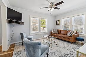 Charming Bungalow In Mckinney Walk To Downtown 2 Bedroom Bungalow