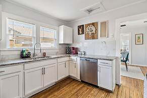 Charming Bungalow In Mckinney Walk To Downtown 2 Bedroom Bungalow