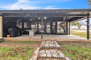 Lake House At Granbury 3 Bedroom Home