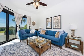 Phoenix Vii 7015 2 Bedroom Condo