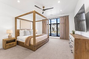 Sunny Days 7 Bedroom Home