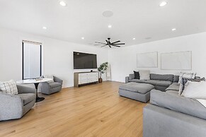 Sunny Days 7 Bedroom Home