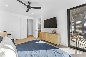 Sunny Days 7 Bedroom Home