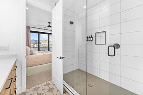 Sunny Days 7 Bedroom Home