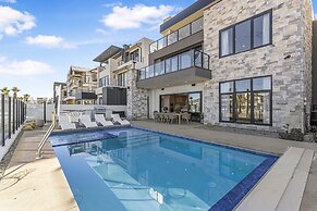 Sunny Days 7 Bedroom Home